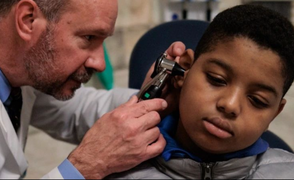Una terapia génica devuelve la audición a un niño de 11 años con sordera congénita
